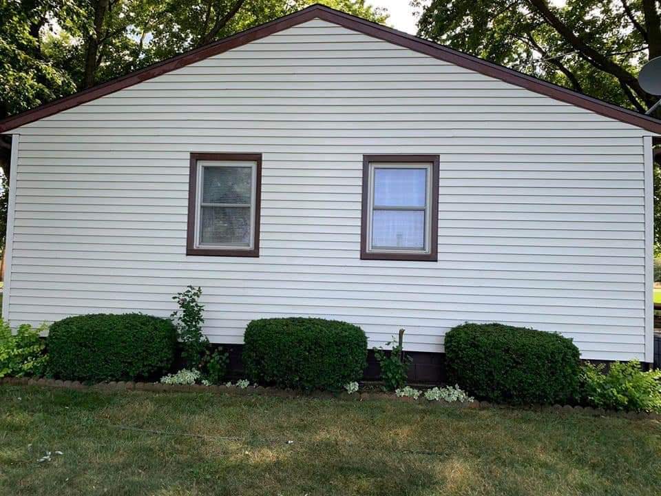 This is a after picture of a house pressure washing service in the Eagle Ridge neighborhood Park Illinois. After a house, pressure washing service by Chicago property detailing and pressure washing.
